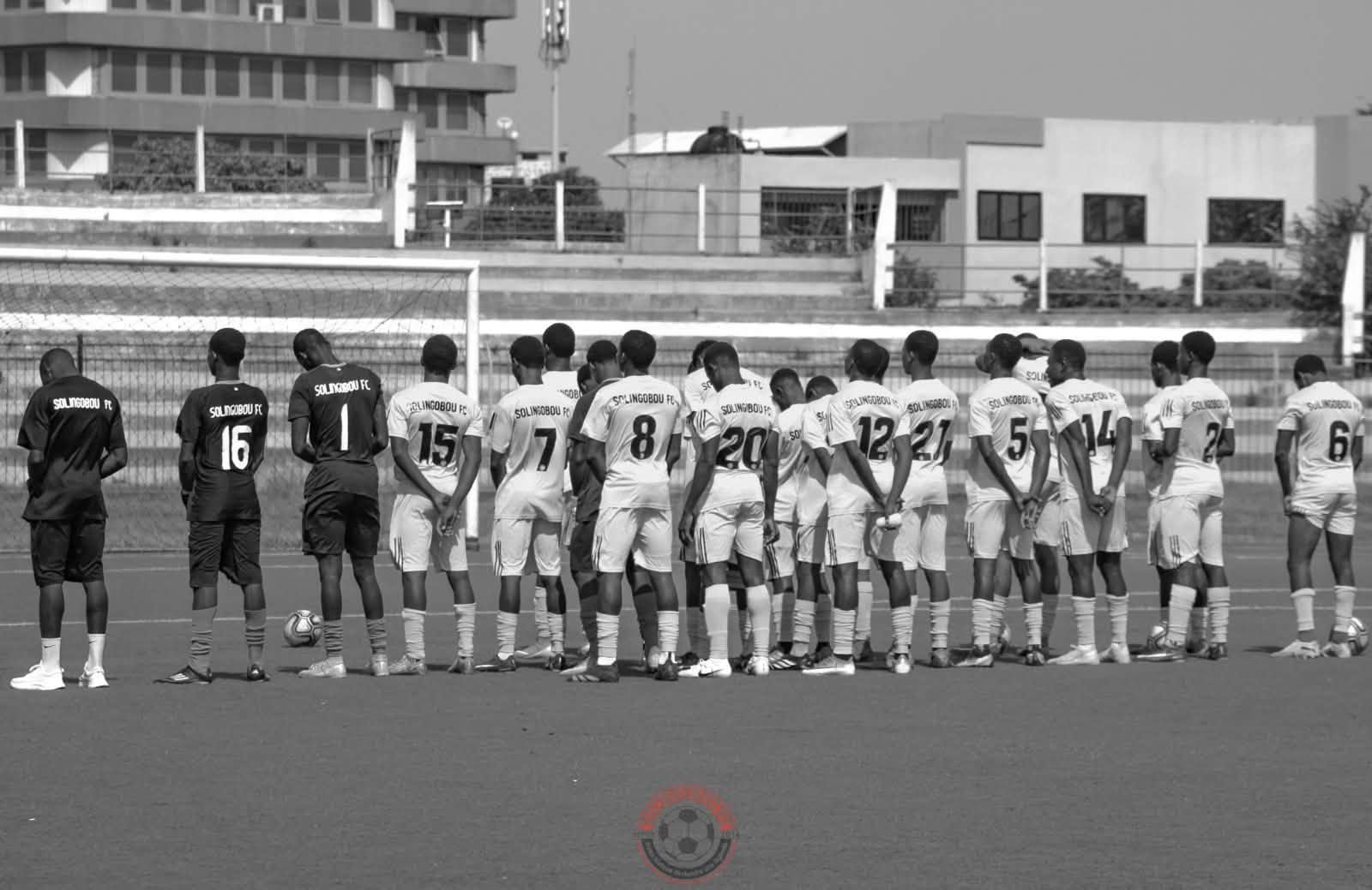 Photo d’équipe lors du tournoi de détection