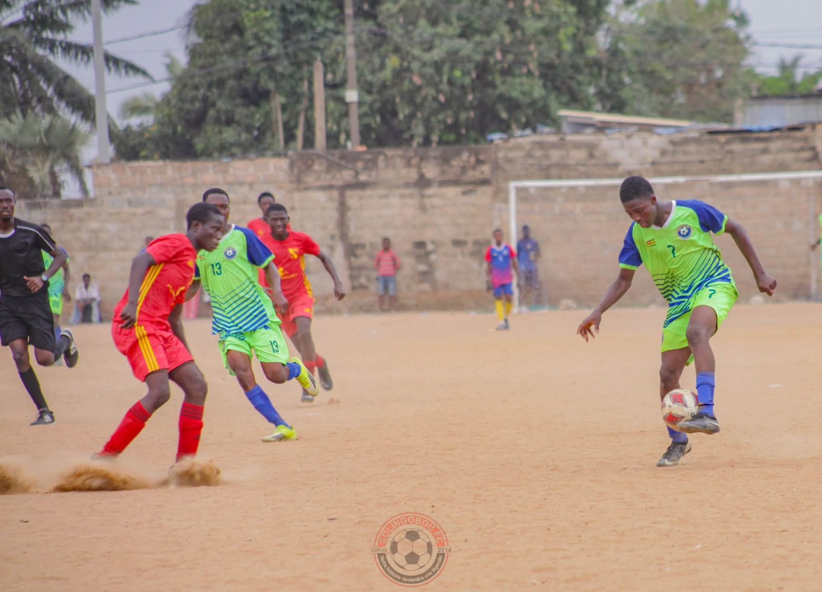 Phase de jeu du match U17 face à AC Bouba