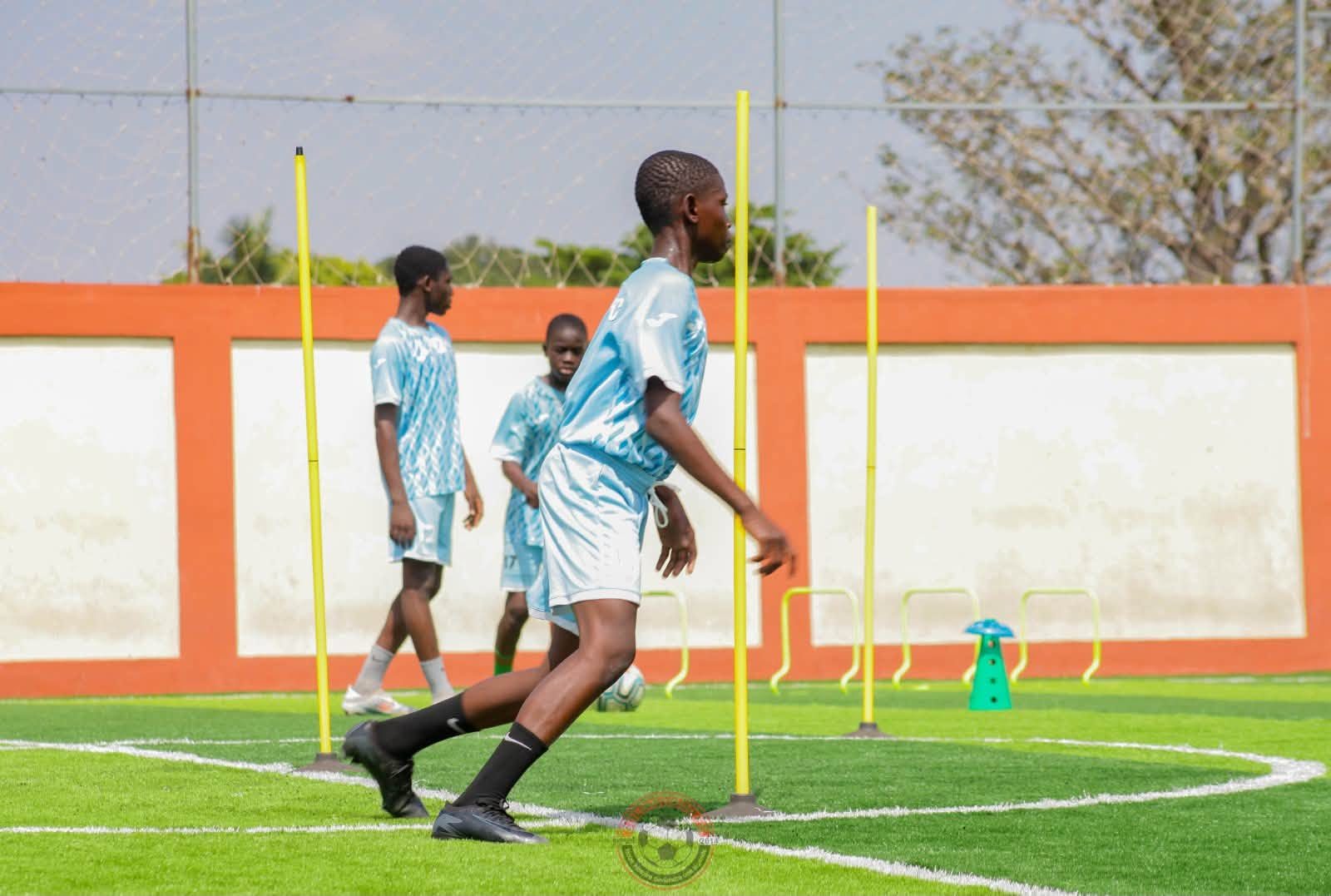 Les U8 franchissent les piquets